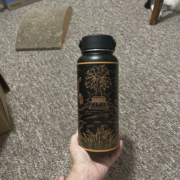 Attack on Titan Stainless Steel Water Bottle With Laser Engraved Design - Picture 1 of 8